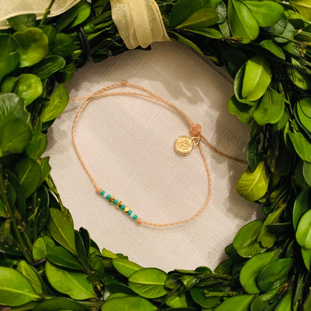 Delicate Pura Vida Bracelet with Seed Bead Style
